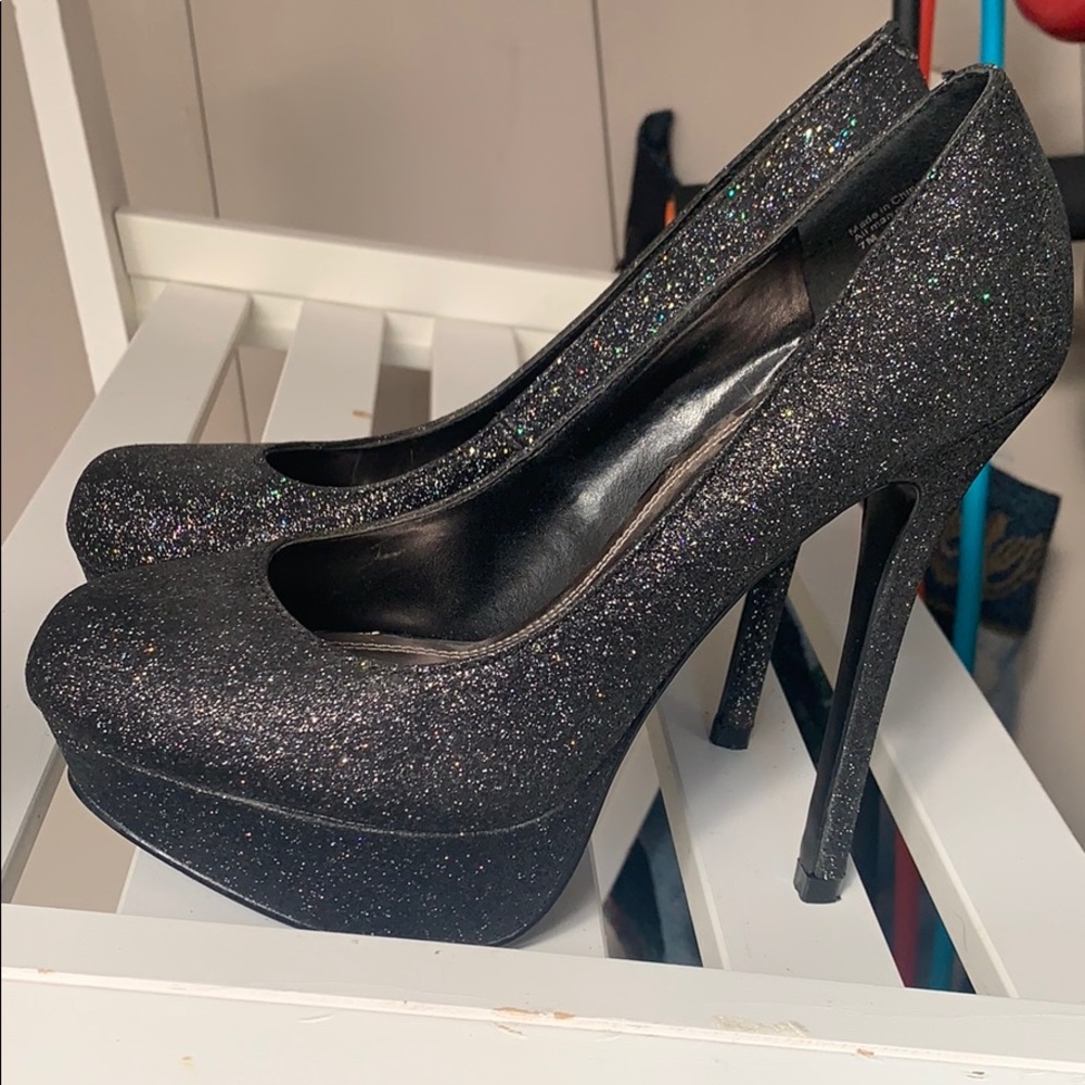 Bakers heels, worn for 2 hours look brand new